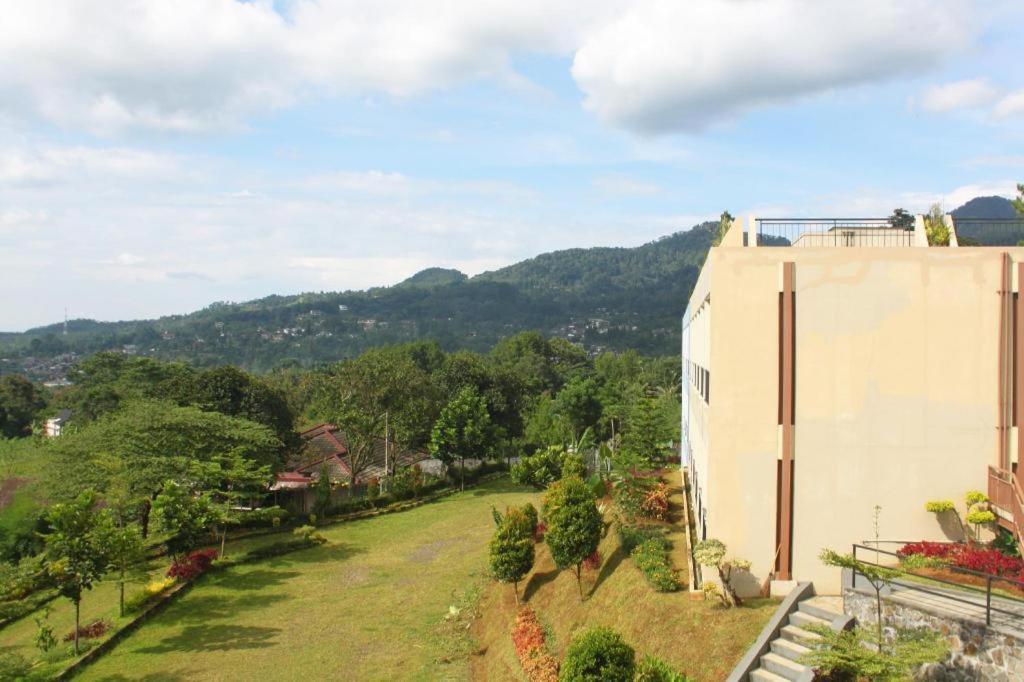 Graha Widjaja Hotell Puncak Eksteriør bilde
